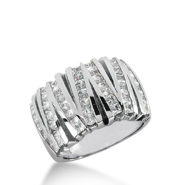 14K White Gold V shaped Diamond Anniversary Band (1.75ctw)